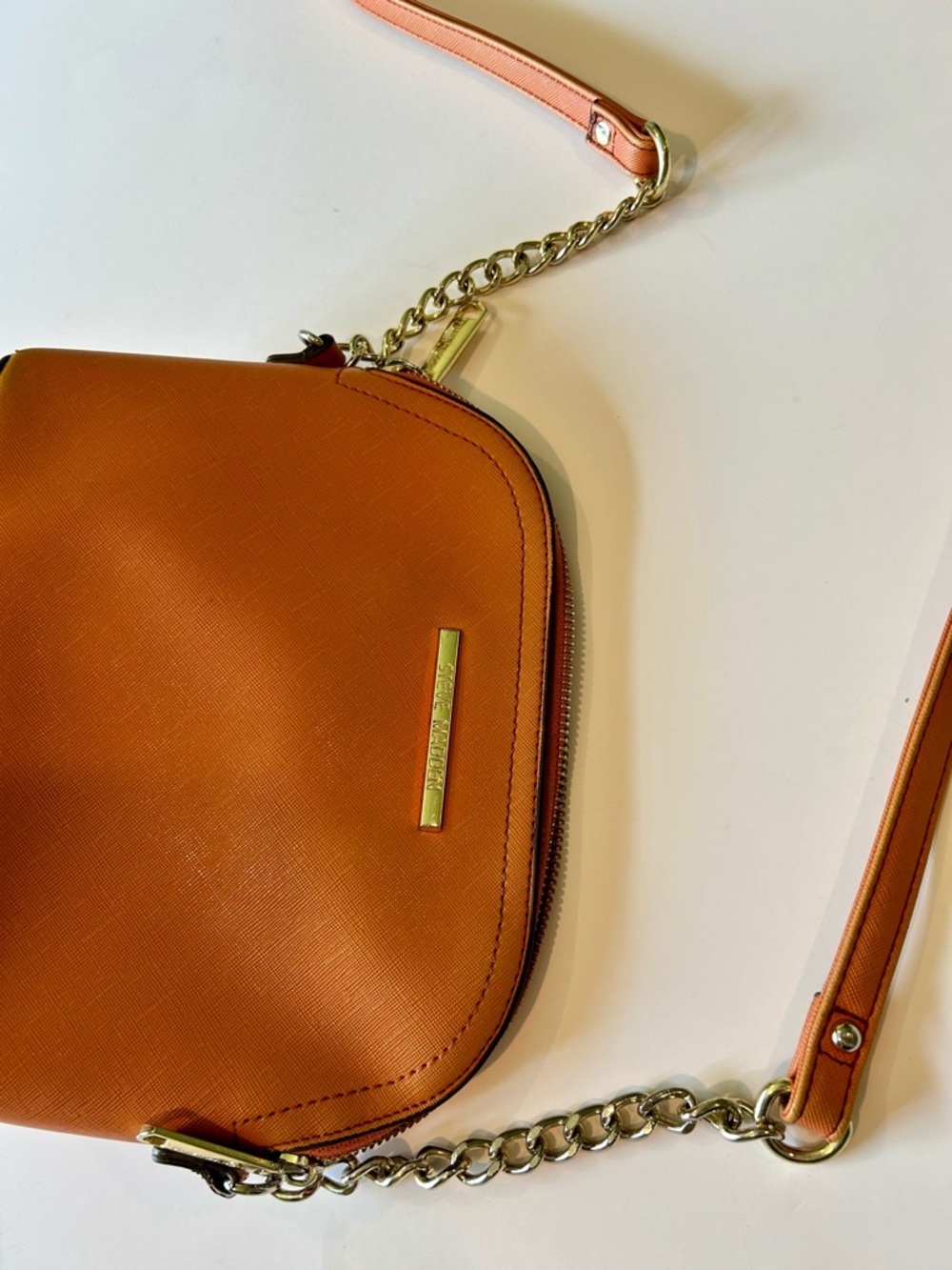 Steve Madden Orange Crossbody with Gold Chain - Picture 4 of 11
